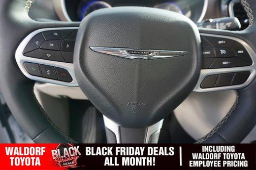 2024 Chrysler Voyager LX