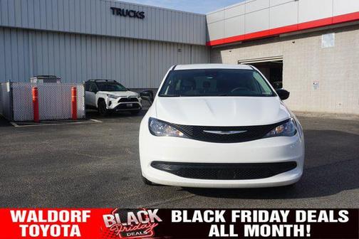 2024 Chrysler Voyager LX