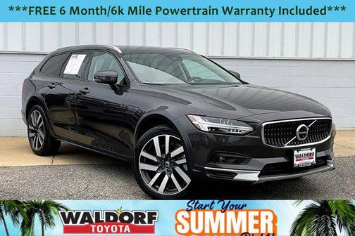 2022 Volvo V90 Cross Country B6