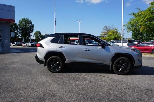2021 Toyota RAV4 Hybrid SE
