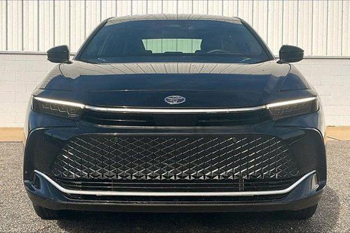 2025 Toyota Crown Platinum