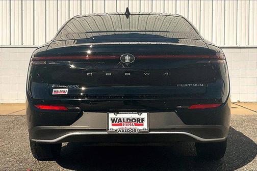 2025 Toyota Crown Platinum