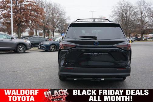 2025 Toyota Sienna Woodland Edition