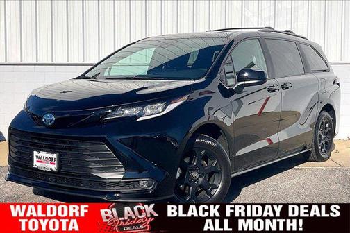 2025 Toyota Sienna Woodland Edition