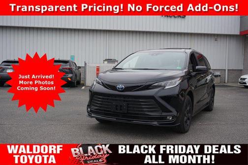 2025 Toyota Sienna Woodland Edition