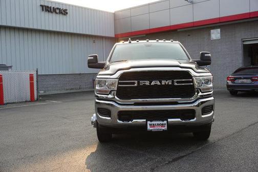 2024 RAM 3500 Tradesman Crew Cab 4x4 8' Box