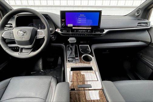 2025 Toyota Sienna Platinum 7 Passenger