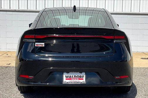2025 Toyota Prius L