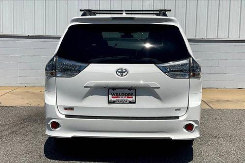 2019 Toyota Sienna SE