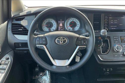 2019 Toyota Sienna SE