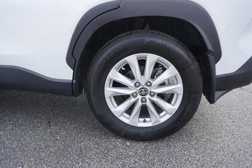 2024 Toyota Corolla Cross LE