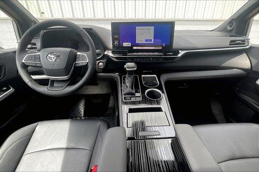 2025 Toyota Sienna Woodland Edition