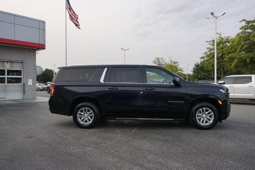 2023 Chevrolet Suburban LT