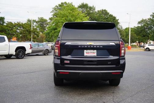 2023 Chevrolet Suburban LT