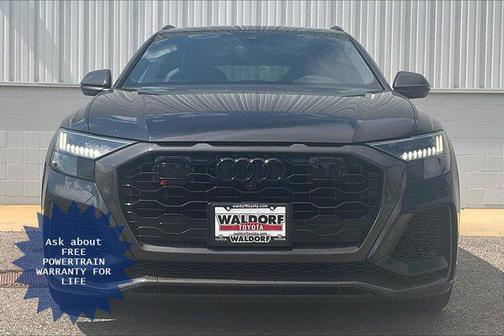 Mythos Black Metallic 2023 Audi RS Q8 4.0T