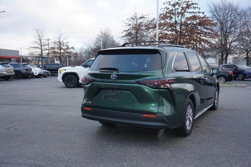 2025 Toyota Sienna XLE