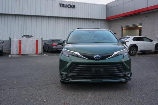 2025 Toyota Sienna XLE