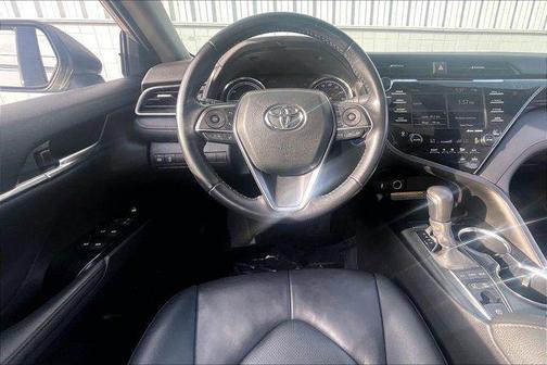 2020 Toyota Camry Hybrid XLE