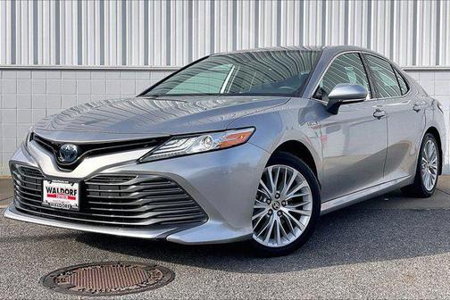 2020 Toyota Camry Hybrid XLE