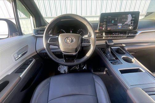 2023 Toyota Sienna XSE 7 Passenger