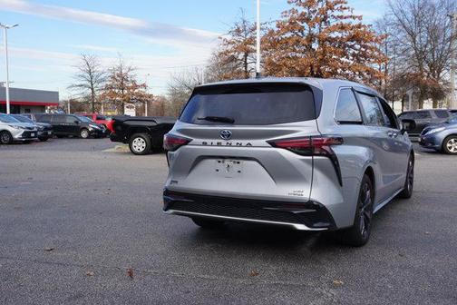 2023 Toyota Sienna XSE 7 Passenger