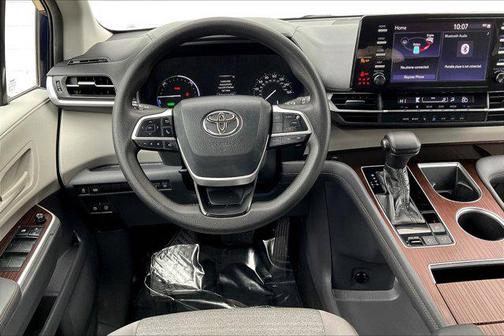 2021 Toyota Sienna LE