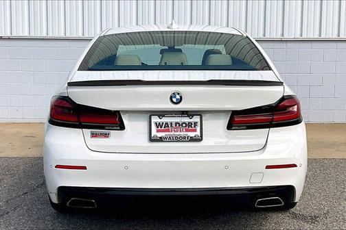2021 BMW 530 530i