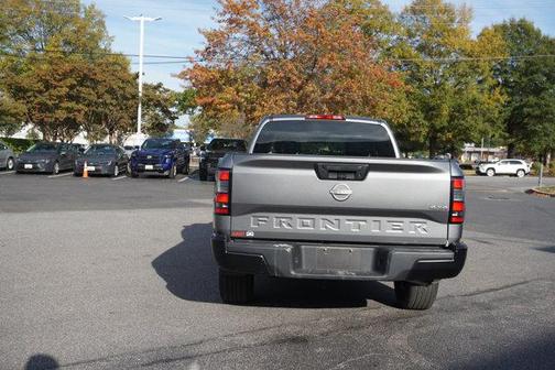 2022 Nissan Frontier S