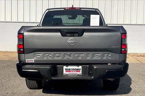 2022 Nissan Frontier S