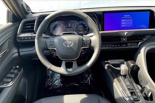 2025 Toyota Crown Signia Limited
