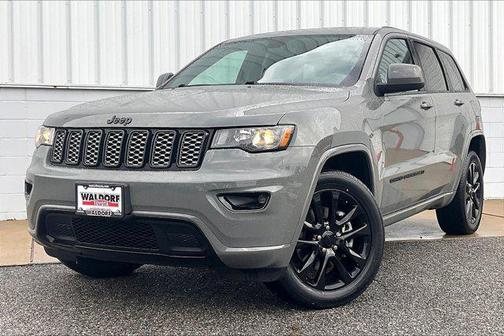 2022 Jeep Grand Cherokee Laredo