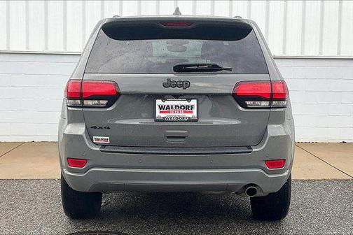 2022 Jeep Grand Cherokee Laredo