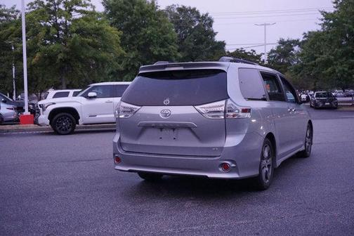 2017 Toyota Sienna SE