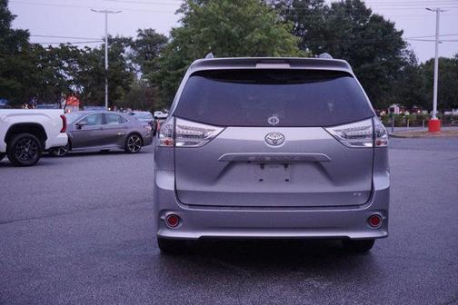 2017 Toyota Sienna SE