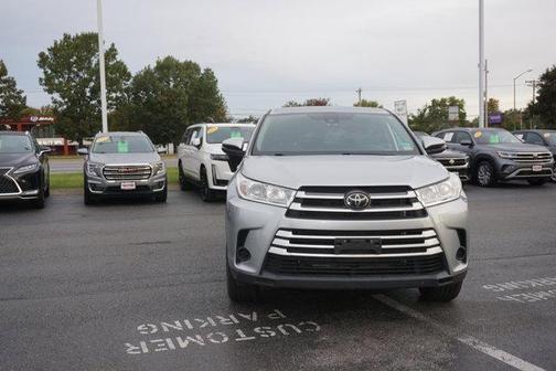 2019 Toyota Highlander LE