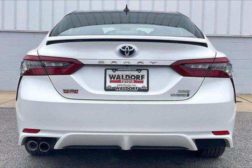 2024 Toyota Camry Hybrid SE