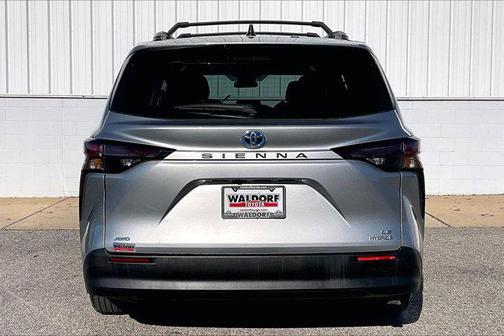 2023 Toyota Sienna LE