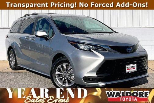 2023 Toyota Sienna LE