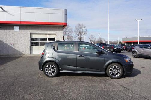 2020 Chevrolet Sonic FWD Hatchback LT 5-Door