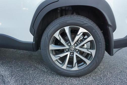 2025 Toyota Corolla Cross XLE