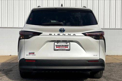 2025 Toyota Sienna XLE 7 Passenger
