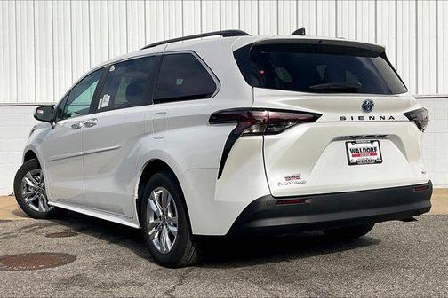 2025 Toyota Sienna XLE 7 Passenger