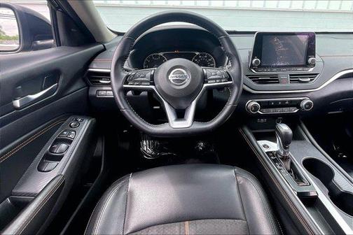 Super Black 2020 Nissan Altima SR FWD