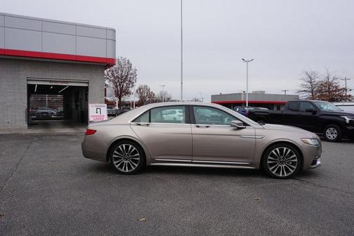 2018 Lincoln Continental Select