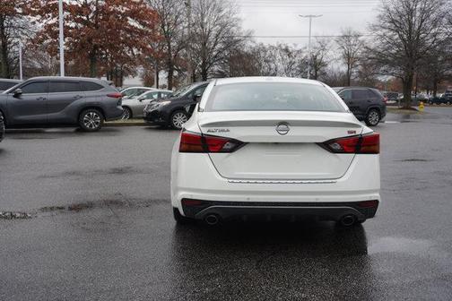 2023 Nissan Altima SR FWD