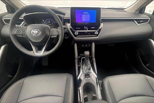 2025 Toyota Corolla Cross XLE