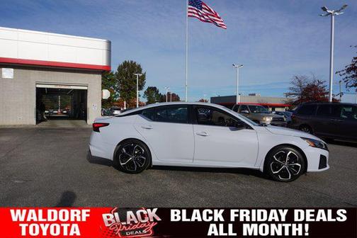 2023 Nissan Altima SR FWD