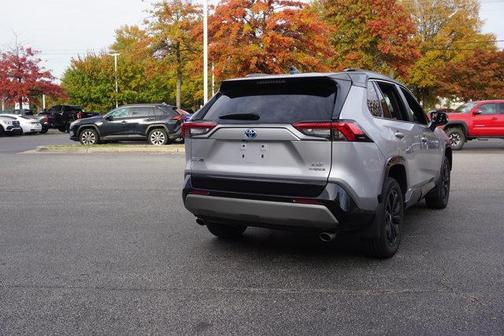 2022 Toyota RAV4 Hybrid SE