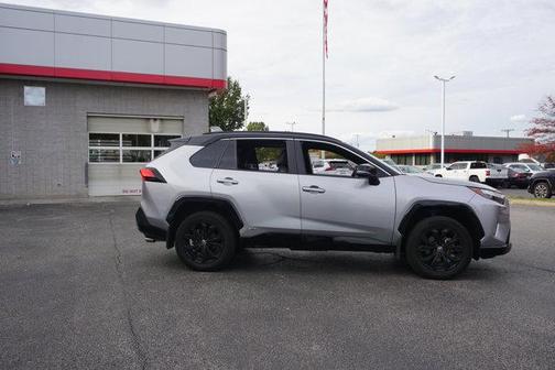 2022 Toyota RAV4 Hybrid SE