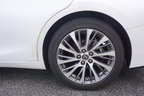 2019 Lexus ES 350 Base